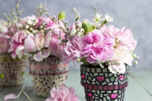 DIY Ideas: mosaic flower pots