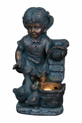 Hamac Solar Girl at Fountain