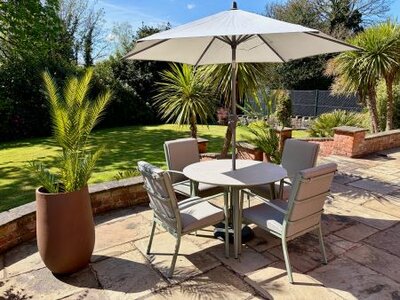 Loom Oasis 4 Seat Dining Set - image 1