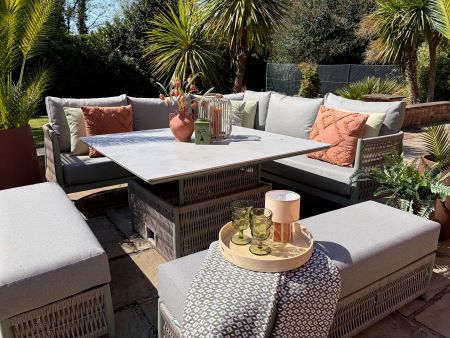 Loom Oasis corner set with adjustable table - image 1