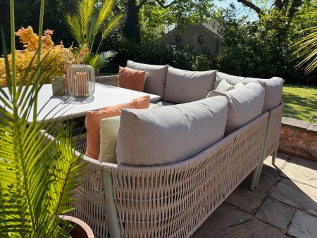 Loom Oasis corner set with adjustable table - image 3