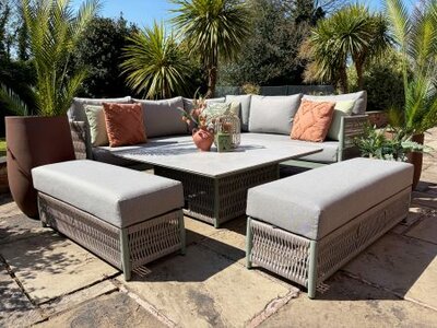 Loom Oasis corner set with adjustable table - image 5