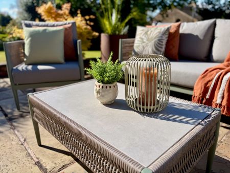 Oasis small lounge - image 3