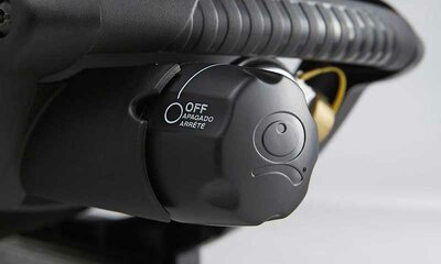 Weber Q2200N Gas Barbecue with Side Tables and Compact Stand - image 4